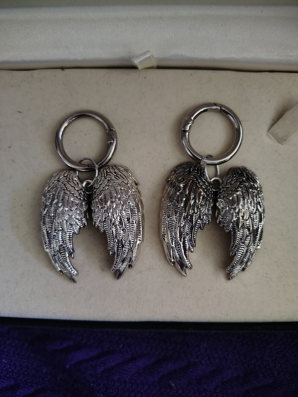 👢👛👜Detailed Silver Angel Wing Charm Pair - Gothic / Memorial Style